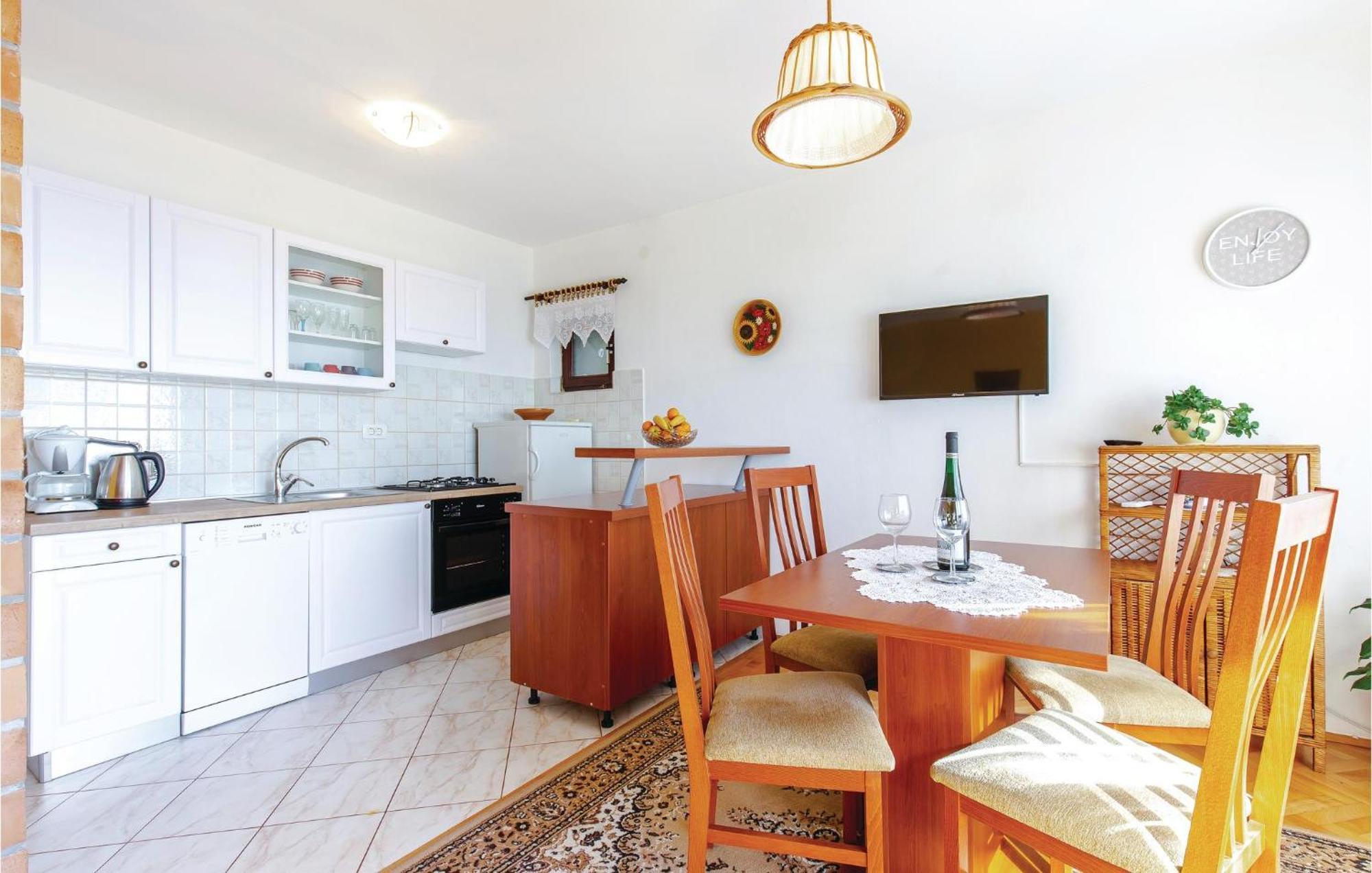 Stunning Apartment In Novi Vinodolski With Wifi Luaran gambar