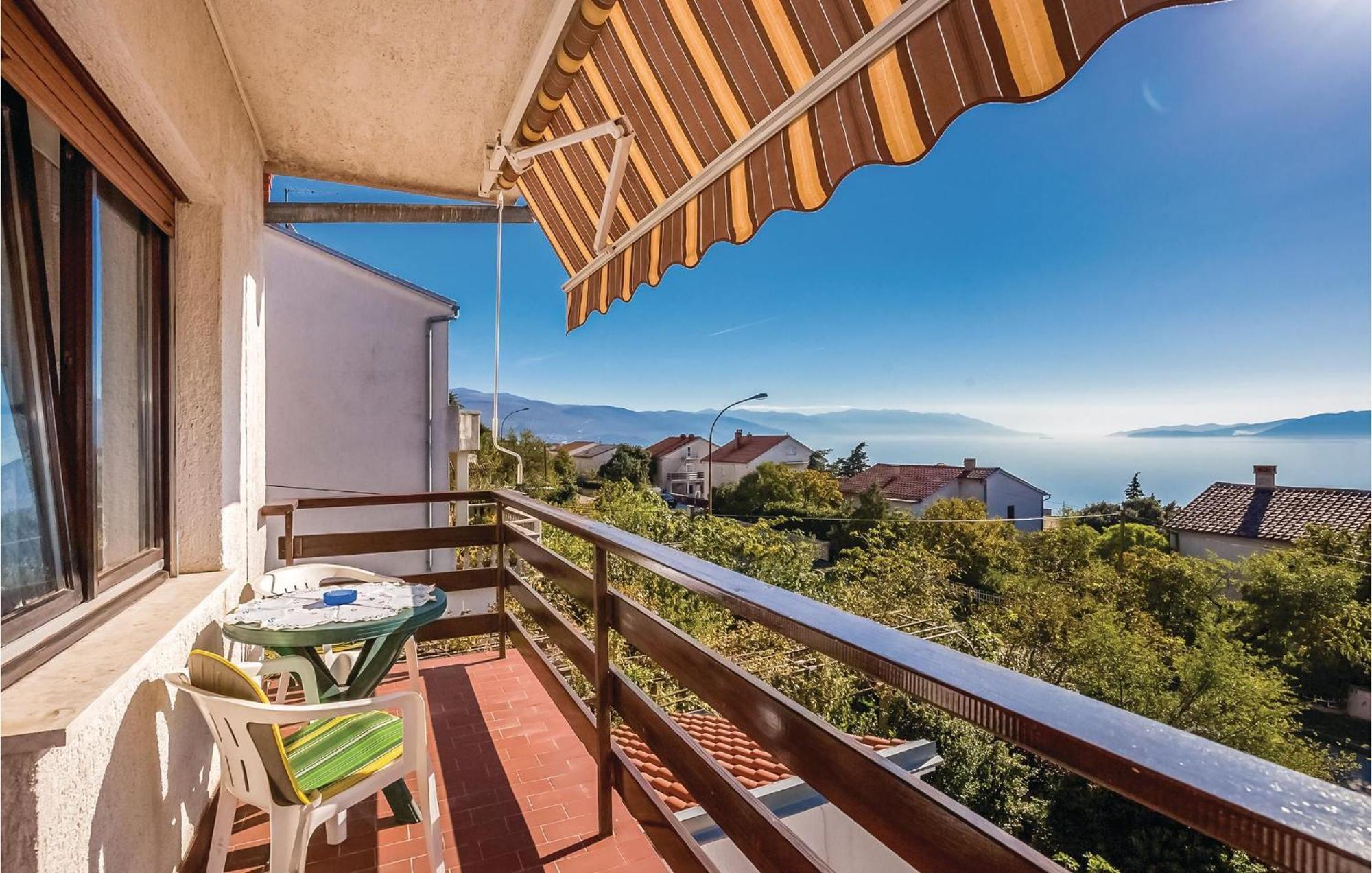 Stunning Apartment In Novi Vinodolski With Wifi Luaran gambar