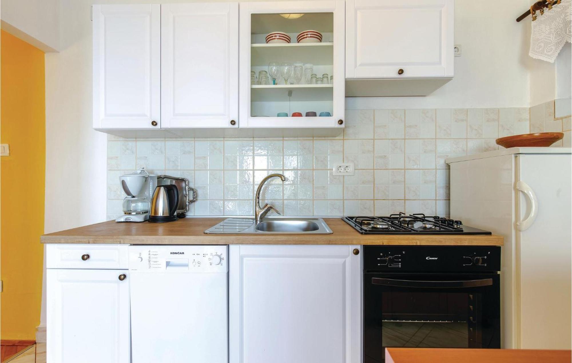 Stunning Apartment In Novi Vinodolski With Wifi Luaran gambar